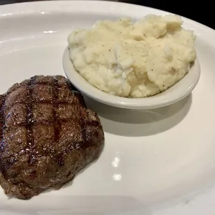 6oz sirloin and mashed potatoes