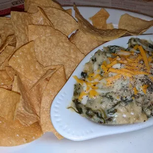 hot spinach, parmesan &amp; artichoke dip w/tortilla chips