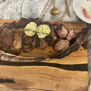 Wagyu tomahawk steak