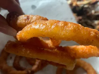 Showtown Bar & Grill