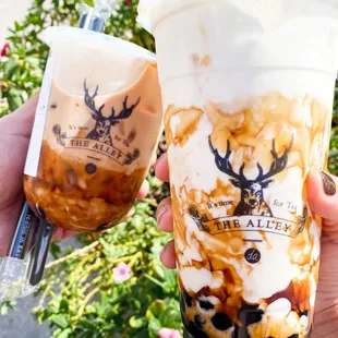 (Left)Royal no.9 Milk Tea &amp; (Right) Brown sugar deerioca crème brûlée milk