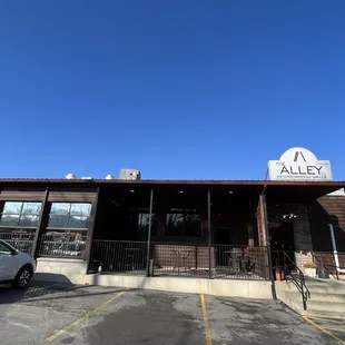 the outside of the restaurant