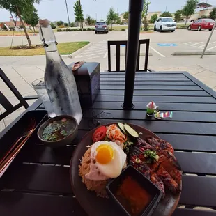 The wok with grilled porkchop