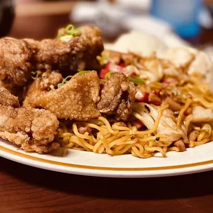 Da The Alley Mix Plate....Tasty Chicken &amp; Fried Noodles, buggah is Winnah&apos;s  Da Mac Salad is Killah&apos;s