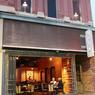 the outside of the restaurant