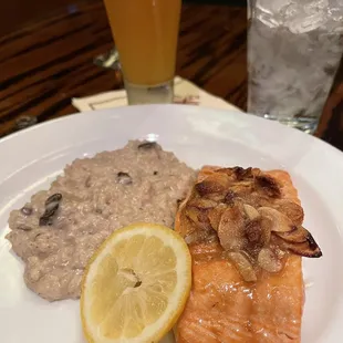 almond crusted salmon