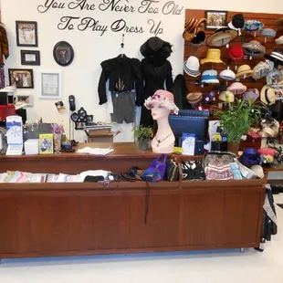 Accessoriesm fans, masks, purses, shoes....