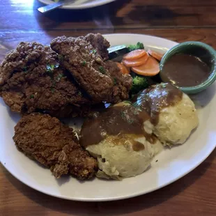 Fried Chicken Dinner w/ extra gravy $16.99