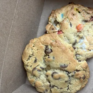 Regular chocolate chip and m&amp;m, marshmallow chocolate chip cookie.