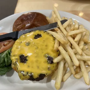 Burger Lunch Special