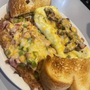 Omelette and loaded hashbrowns