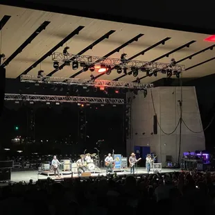 Turnpike Troubadors from the lawn