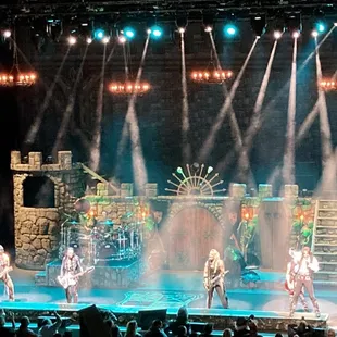Great view from the second balcony! Rock, Alice, ROCK!!!