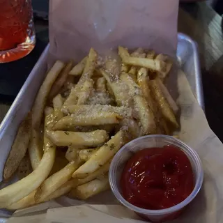 GARLICKY PARMESAN FRIES