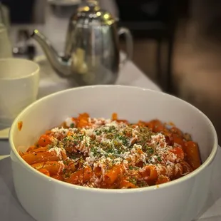 Rigatoni with spicy sauce