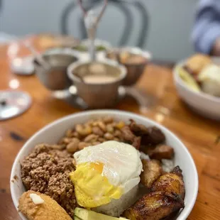 Bandeja Bowl and sauce selections.