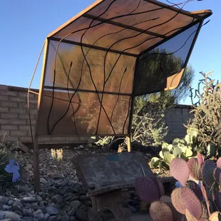 Nice shade for this bench.