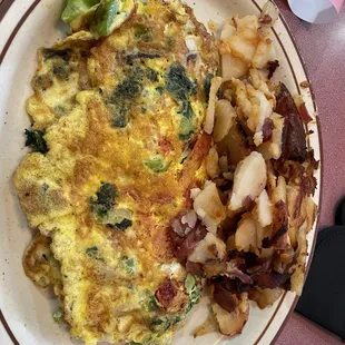 Veggie omelet with home fries