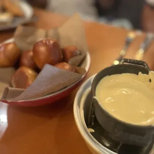 Pretzel balls with cheese fondue