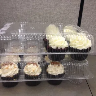 Banana pudding and red velvet