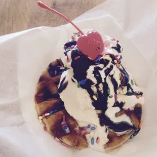 Shuler Cruller Sundae