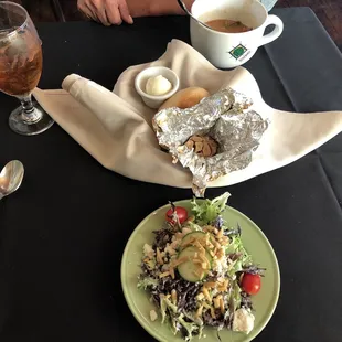 House salad with blue cheese &amp; roasted garlic bulb with fresh bread
