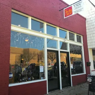 The front of the Arts @ 317 gallery