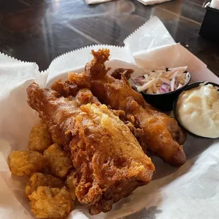 Fish and tator tots