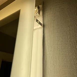 Bathroom light missing unassembled lighting molding