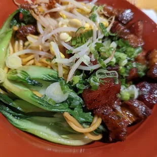 Lo mein w pork belly