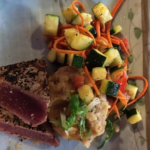 Dinner special of fresh tuna, veggies and garlic mashed potatoes.