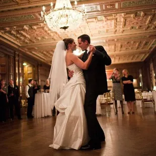 Beautiful weddings at the Athletic Club of Columbus