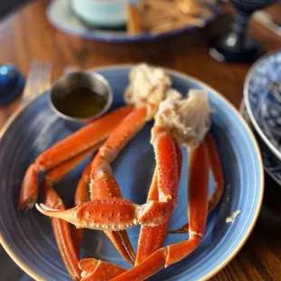 * 1/2 LB SNOW CRAB LEGS