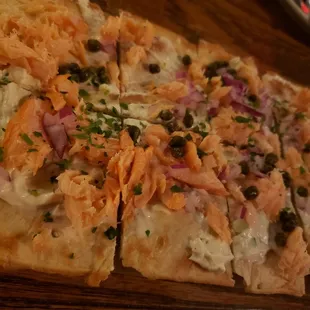 Smoked salmon flatbread