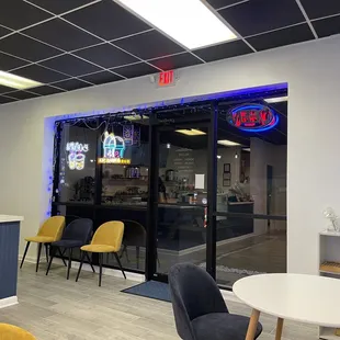 Inside of The Au Lait