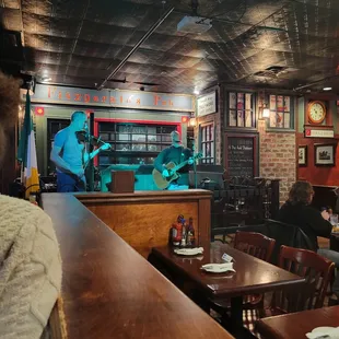 Live Irish music on the weekends!