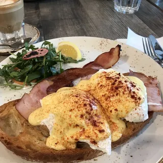 Eggs Benny with Bacon