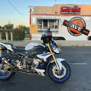 ramen and noodles, outside