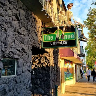 Entrance as I  walked by said to me, "Come on in"