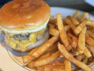 Little West Tavern