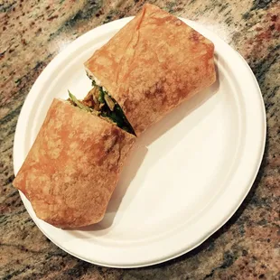 [chicken wrap] Big enough! Tasty! The man is really friendly and funny~ The music is exciting! lettuce, chicken, salad dressing, rice.