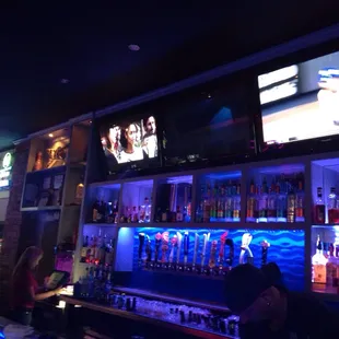 Awesome bar! Fun atmosphere and about to order up. Stay tuned for more details. Liking what I see so far!
