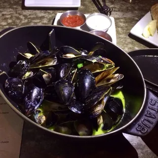 Traditional Belgium Style Mussels