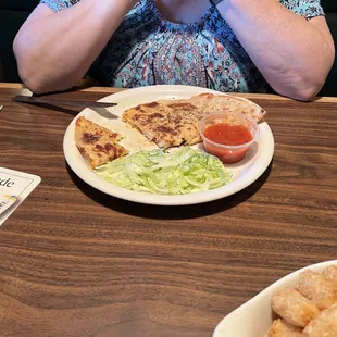 Pizza quesadilla