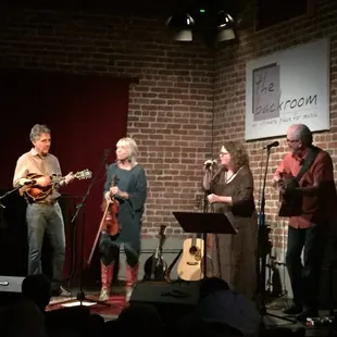 Tom Rozum, Laurie Lewis, Mollie O&apos;Brien and Rich Gordon filling the room with their great music.