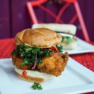 Fried Chicken Sandwich - IG: @nelson_eats