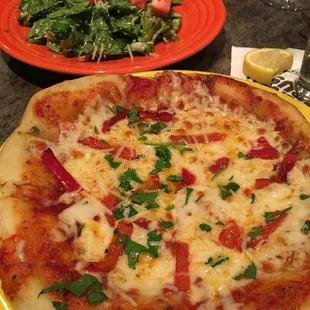 Pizza with red peppers