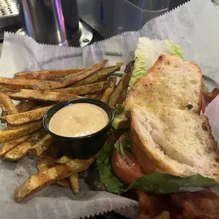 BLT with avocado, Dilly fries