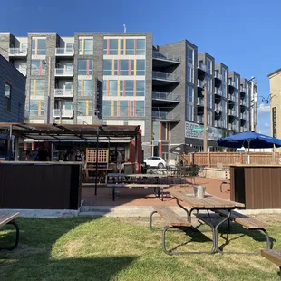 a view of the outside of a building