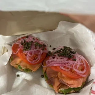 Smoked salmon bagel